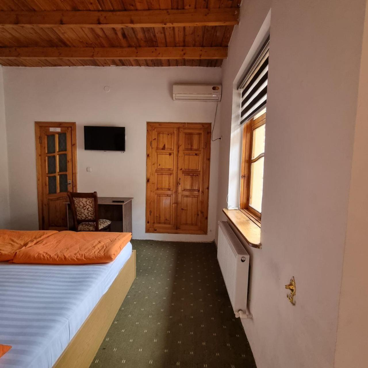 Hostel & Guest House Sim Sim Near The Church Samarkand Exterior photo